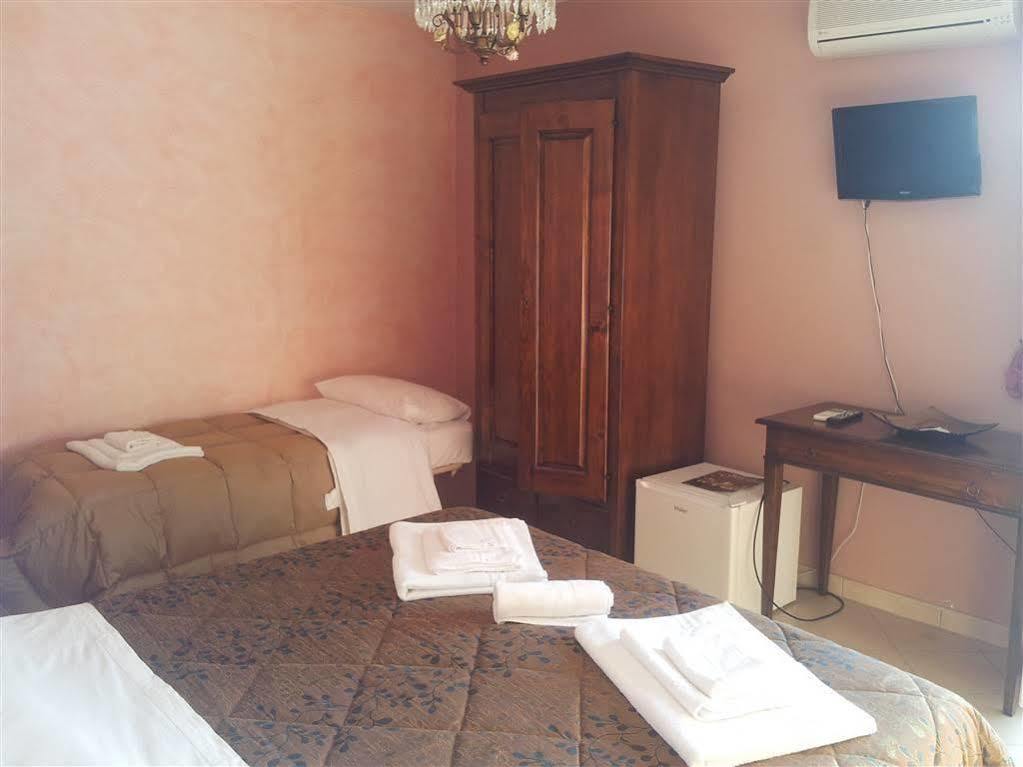 Piazza Salento Bed & Breakfast Lecce Exterior photo