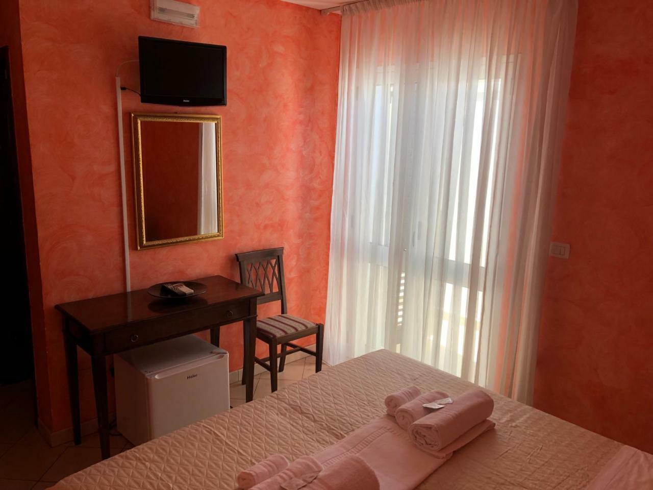 Piazza Salento Bed & Breakfast Lecce Exterior photo